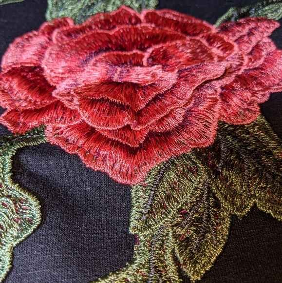 NWT T-Shirt Dress Distressed w/ 3-D Rose Applique - Picture 3 of 8